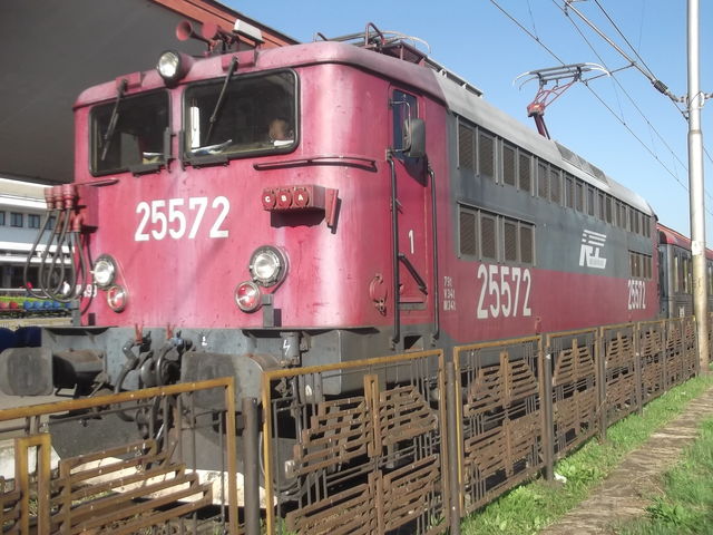 http://cfr.stfp.net/Pic/02/_B%5E0205720525572OK:3.jpg
